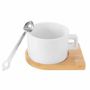 Cească personalizată cu linguriță și suport din lemn, set elegant pentru cafea sau ceai
